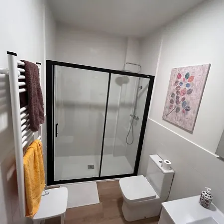 2 Privadas Con 1 Bano Privado, Salon Y Cocina *