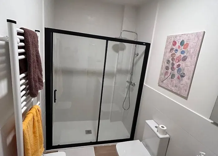 2 Privadas Con 1 Bano Privado, Salon Y Cocina *